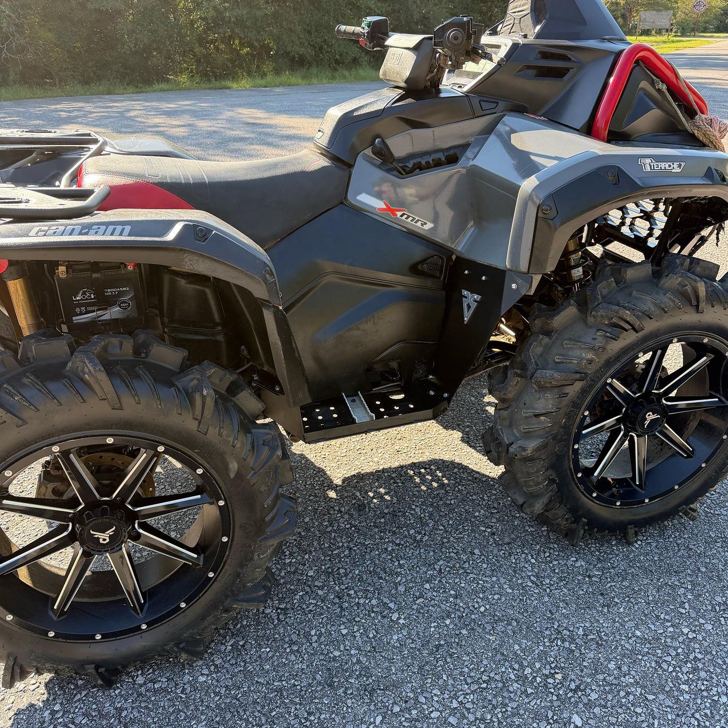 High clearance footwells for Can-Am Outlander Gen 3 mud riding