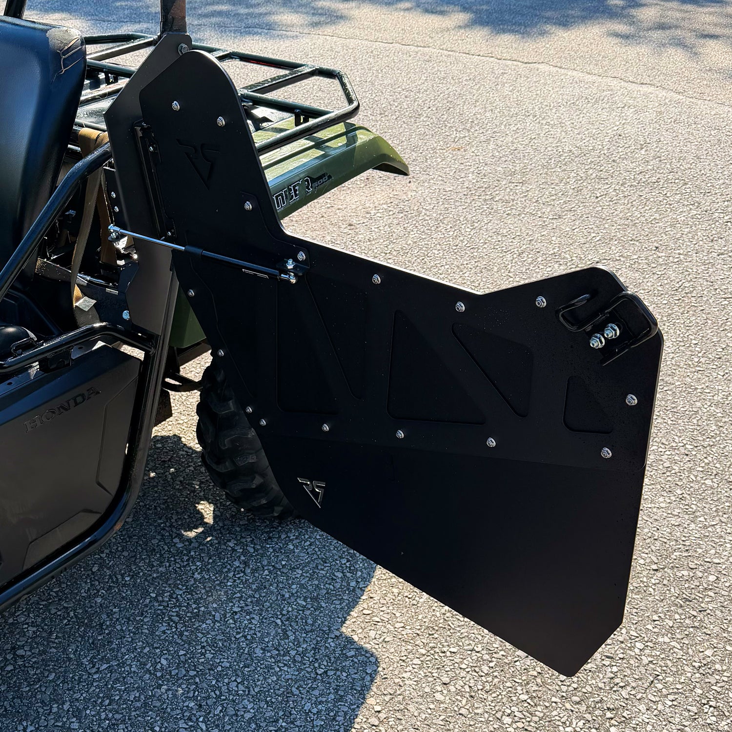 Honda Pioneer 500 and 520 metal door kit with shock absorber