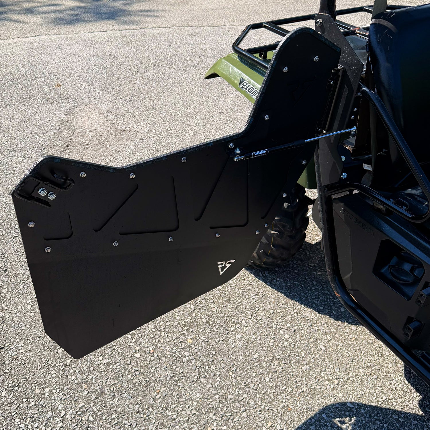 Off-road metal doors for Honda Pioneer 500 and 520 mud riding