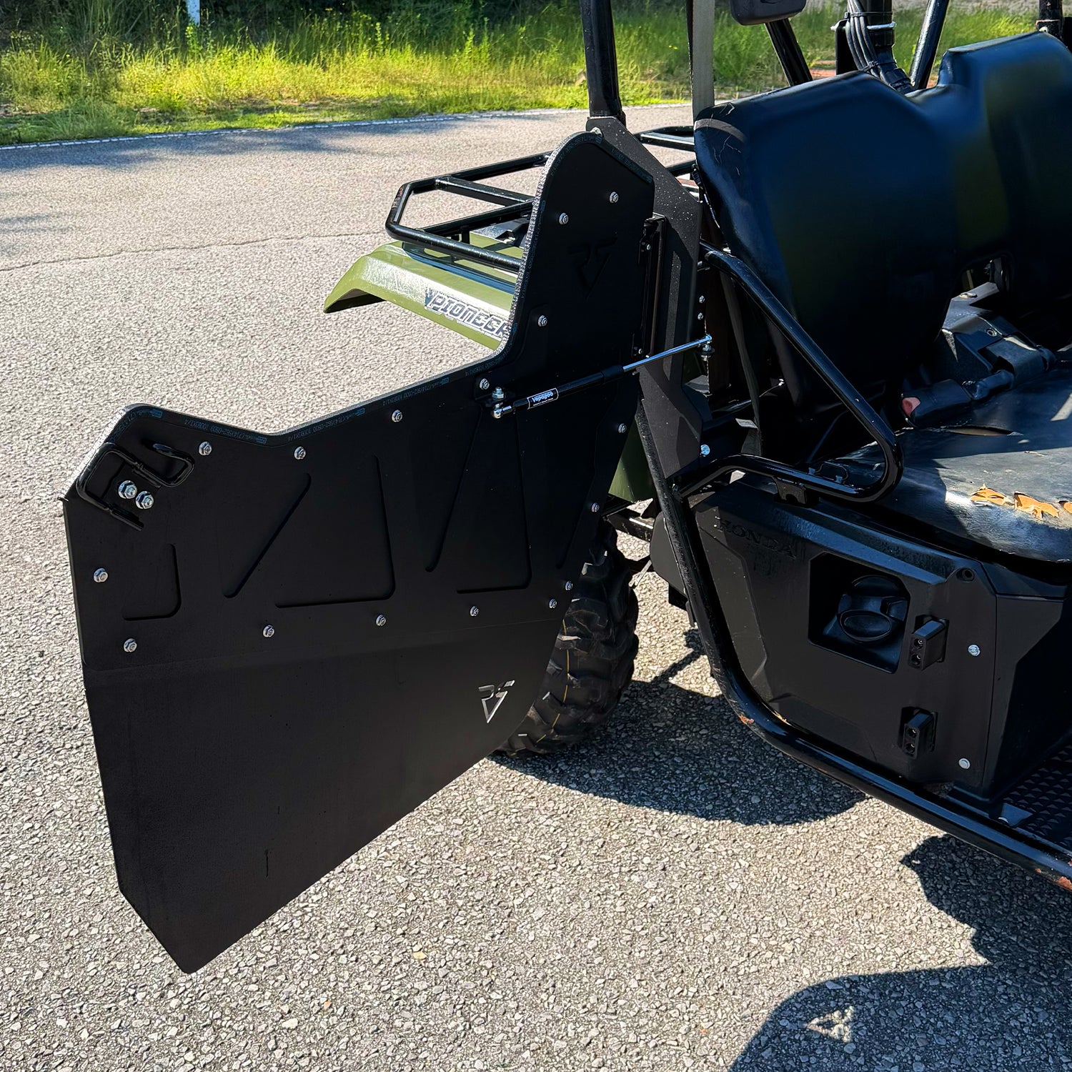 Honda Pioneer 500 and 520 metal doors for custom cab styling